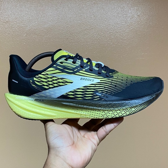 Brooks Hyperion Max Men’s Running Sneakers “Black Blazing Yellow White” Size 11 main image 11